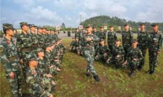 咱当兵的人广场舞 咱当兵的人广场舞